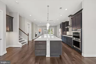 129 Market Square NW #2, Vienna, VA 22180 - Photo 1