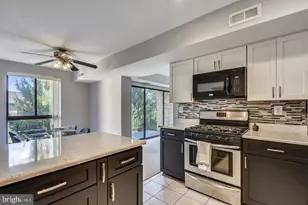 2044 Royal Fern Ct, Reston, VA 20191 - Photo 1