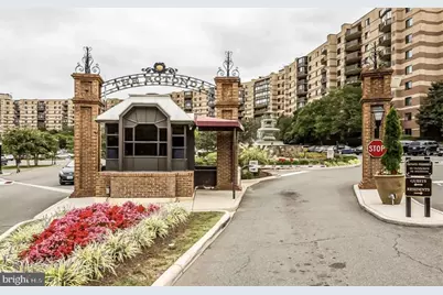 8370 Greensboro Drive #702, McLean, VA 22102 - Photo 1