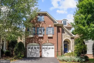 9210 Sycamore Crest Dr, Fairfax, VA 22031 - Photo 1