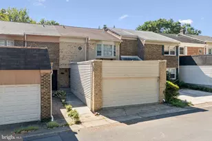 1108 Moorefield Creek Rd SW, Vienna, VA 22180 - Photo 1