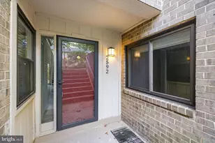 2592 Glengyle Dr, Vienna, VA 22181 - Photo 1