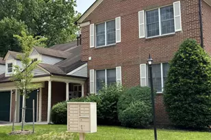 7253 Glen Hollow Ct, Annandale, VA 22003 - Photo 1