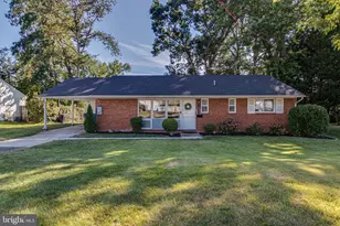 7431 Axton St, Springfield, VA 22151 - Photo 1