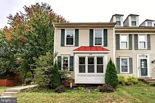 8498 Laurel Oak Dr, Springfield, VA 22153 - Photo 1