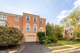 12323 Fox Lake Ct, Fairfax, VA 22033 - Photo 1