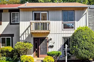 3039 Mission Square Dr, Fairfax, VA 22031 - Photo 1