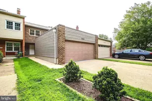 1006 Moore Pl SW, Vienna, VA 22180 - Photo 1