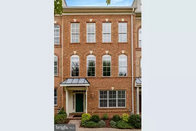 220 Herndon Station Square, Herndon, VA 20170 - Photo 1