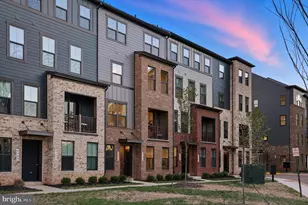 4366 Black Tulip Wy, Chantilly, VA 20151 - Photo 1