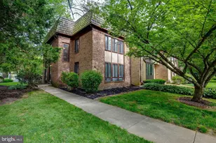 10301 Cherry View Ct, Oakton, VA 22124 - Photo 1