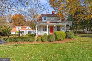 10130 Blake Ln, Oakton, VA 22124 - Photo 1