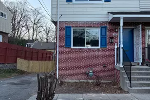 5852 Mt Vernon Dr, Alexandria, VA 22303 - Photo 1