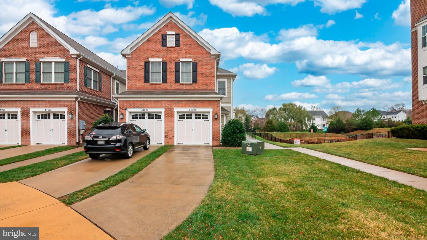 44001 Vaira Terrace, Chantilly, VA 20152 MLS VALO2040682 Coldwell