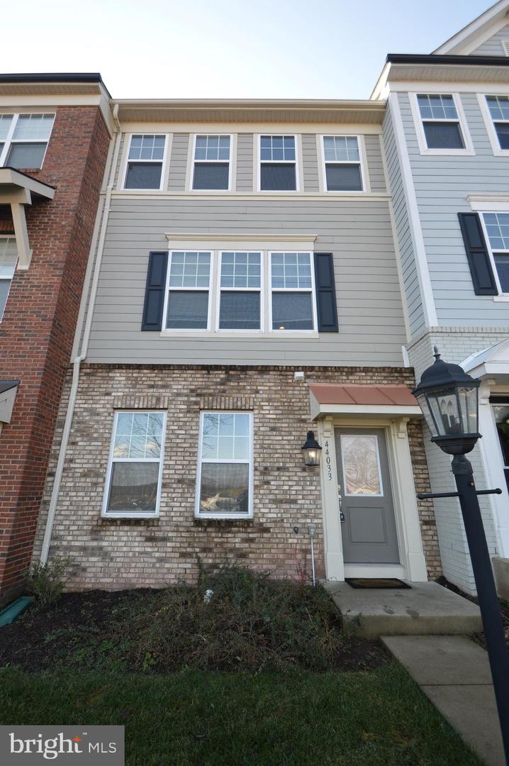 44033 Eastgate View Drive, Chantilly, VA 20152 MLS VALO2041514