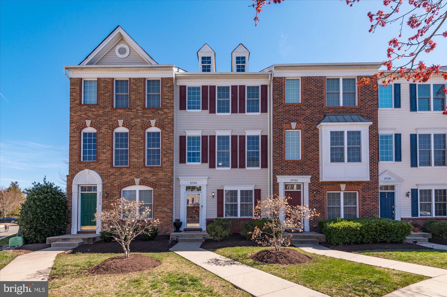 25320 Shipley Terrace, Chantilly, VA 20152 MLS VALO2045692 Coldwell