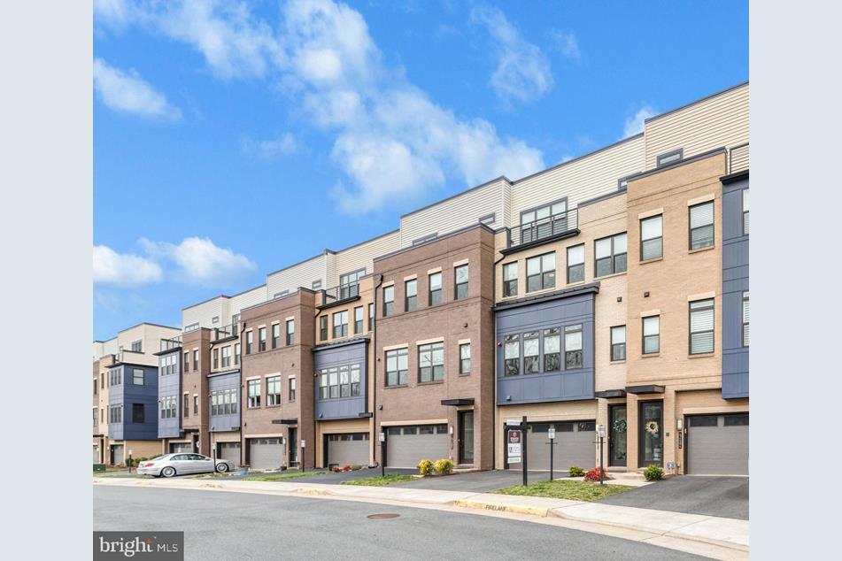 42482 Mildred Lndg Sq, Ashburn, VA 20148 MLS VALO2065534 Coldwell