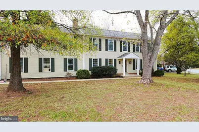 10153 Yorktown Way, Great Falls, VA 22066 - Photo 1