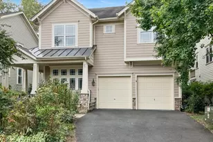 276 Ariel Dr NE, Leesburg, VA 20176 - Photo 1