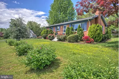 321 E E Street, Purcellville, VA 20132 - Photo 1