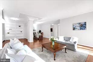 19400 Lansdowne Woods Blvd, Leesburg, VA 20176 - Photo 1