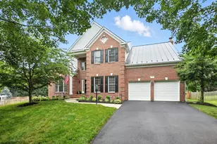 638 Meade Dr SW, Leesburg, VA 20175 - Photo 1