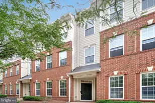 19320 Diamond Lake Dr, Leesburg, VA 20176 - Photo 1