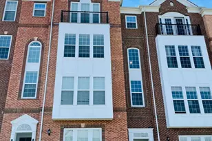 42699 Wardlaw Terrace, Ashburn, VA 20147 - Photo 1