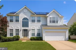 221 E Skyline Dr, Purcellville, VA 20132 - Photo 1