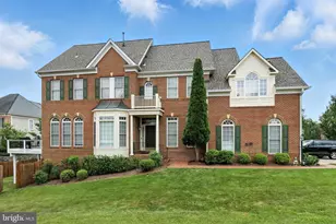 19208 Greystone Square, Leesburg, VA 20176 - Photo 1