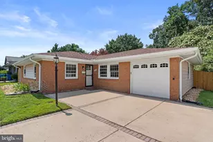 117 N Alder Ave N, Sterling, VA 20164 - Photo 1