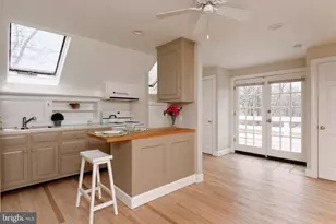 21933 Foxcroft Rd, Middleburg, VA 20117 - Photo 1