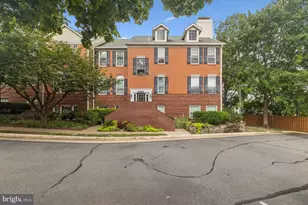 678 Gateway Dr SE, Leesburg, VA 20175 - Photo 1