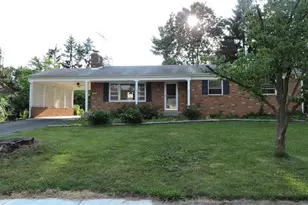 705 Anne St SW, Leesburg, VA 20175 - Photo 1