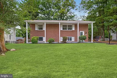 202 E Gordon Street, Sterling, VA 20164 - Photo 1