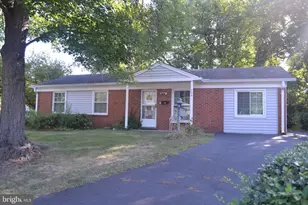 706 S Dogwood Ct, Sterling, VA 20164 - Photo 1