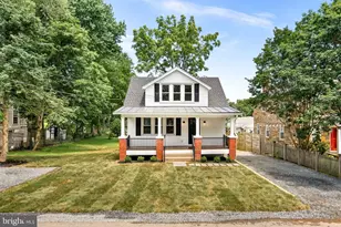 321 W J St, Purcellville, VA 20132 - Photo 1