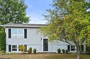 135 Oakview Dr SE, Leesburg, VA 20175 - Photo 1