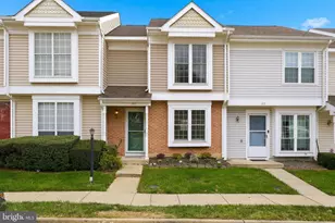 168 Edinburgh Square, Sterling, VA 20164 - Photo 1