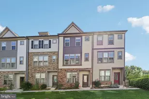 127 Tolocka Terrace NE, Leesburg, VA 20176 - Photo 1