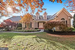 609 S Maple Ave, Purcellville, VA 20132 - Photo 1