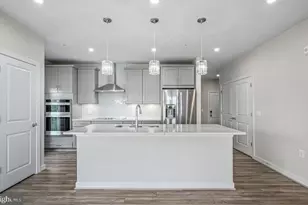 21894 Hawksbill High Cir, Sterling, VA 20164 - Photo 1