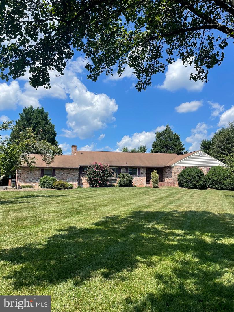 4812 Executive Dr, Gainesville, VA 20155 MLS VAPW2035052 Coldwell