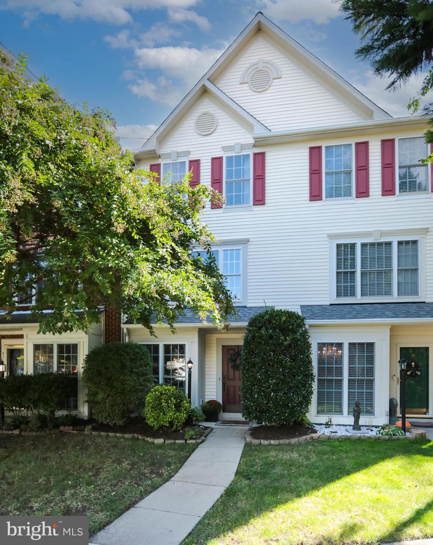 8863 Benchmark Ln, Bristow, VA 20136 MLS VAPW2040014 Coldwell Banker