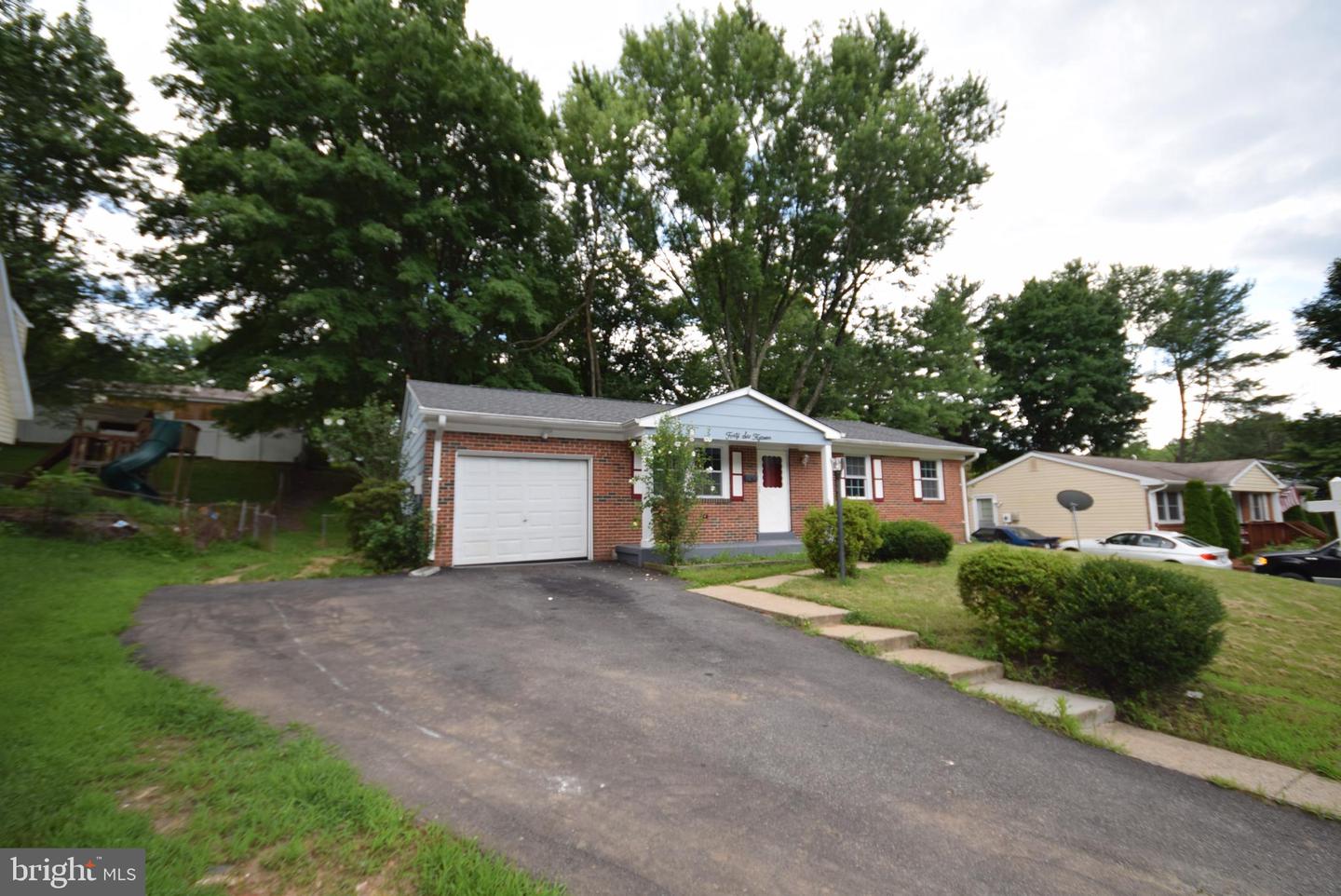 4615 Hamilton Dr, Woodbridge, VA 22193 MLS VAPW2040780 Coldwell Banker