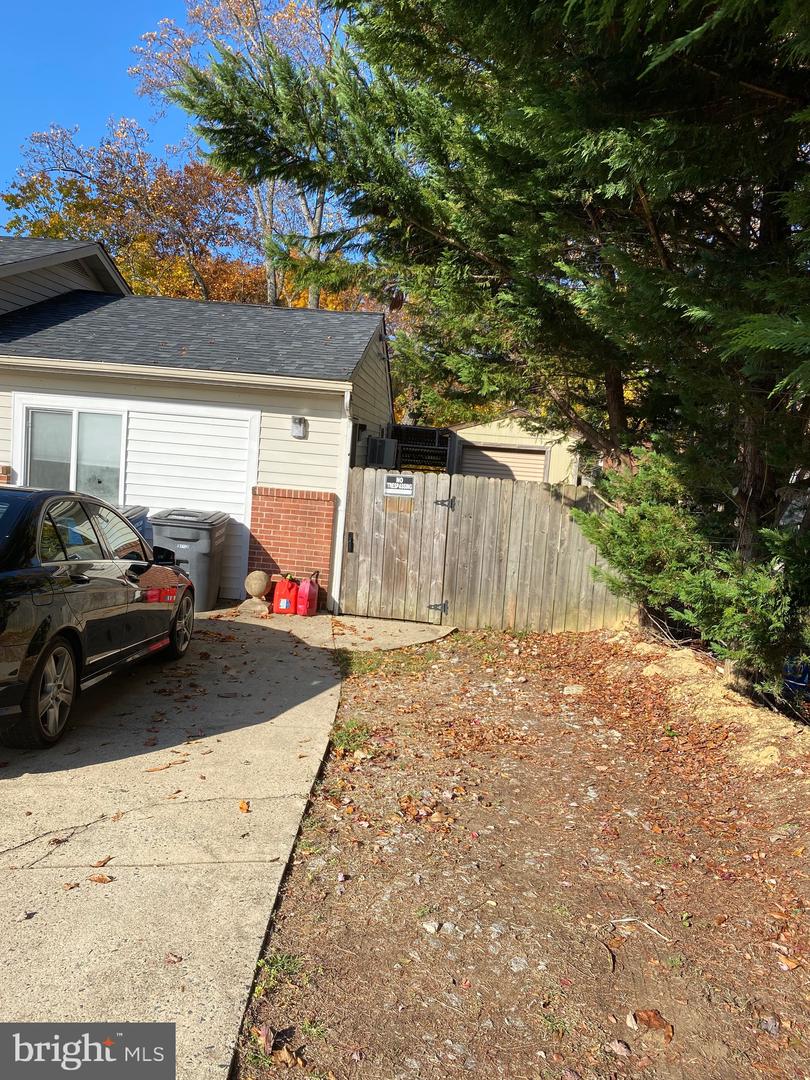 18910 White Oak Dr, Triangle, VA 22172 MLS VAPW2041046 Coldwell Banker