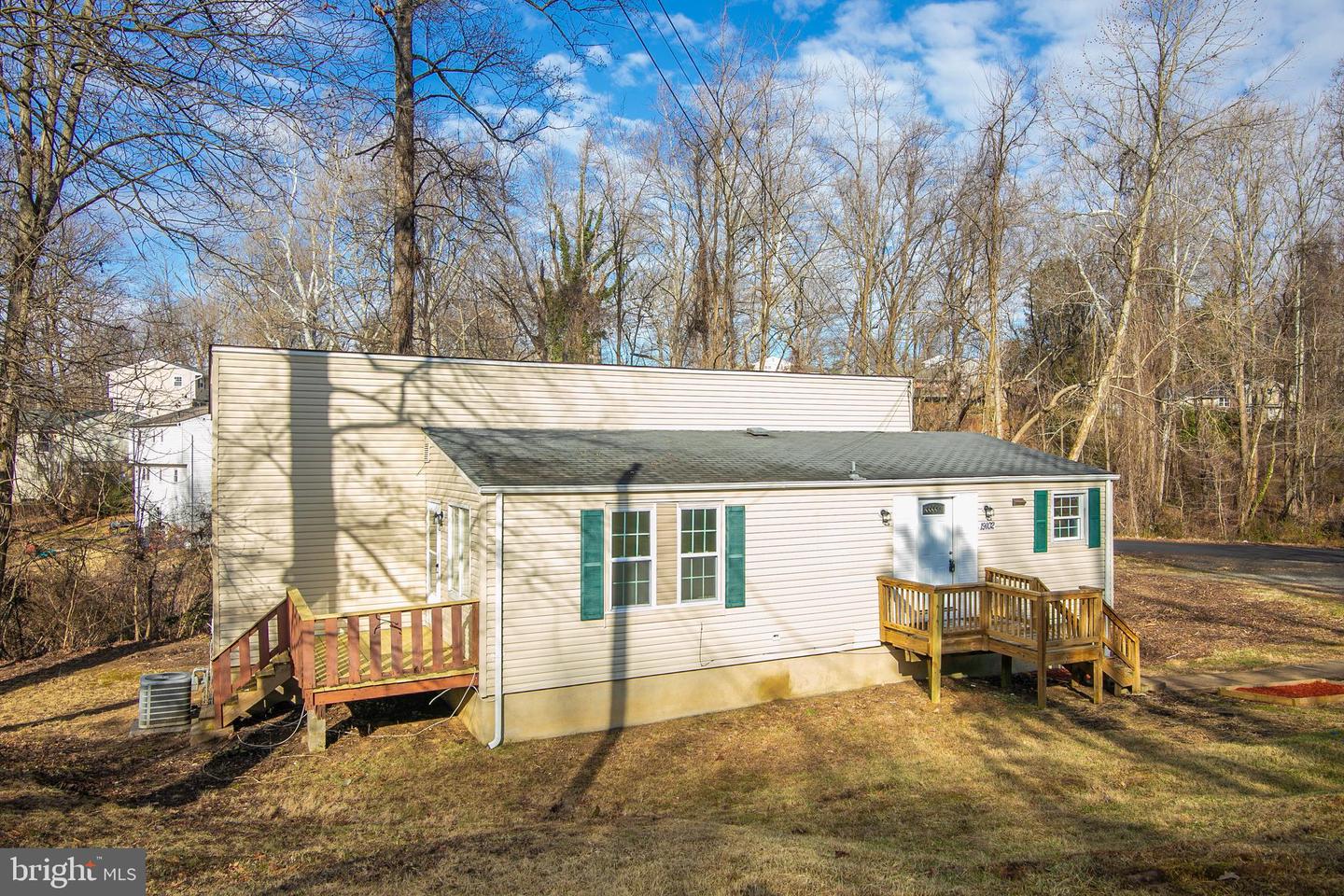 19102 Wayne Dr, Triangle, VA 22172 MLS VAPW2043954 Coldwell Banker