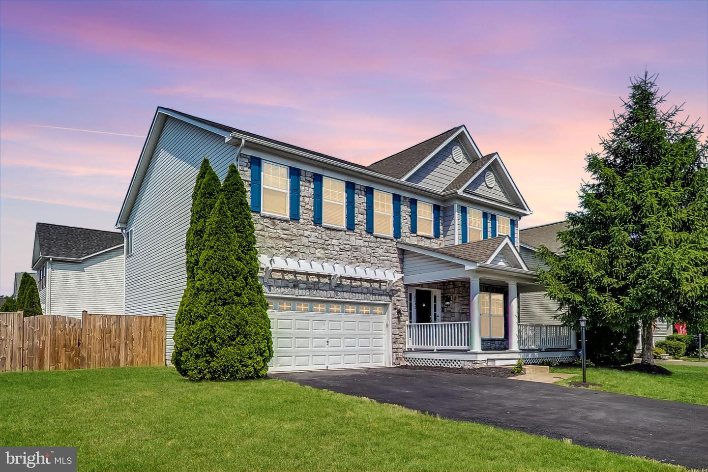 18542 Quantico Gateway Dr, Triangle, VA 22172 MLS VAPW2052944