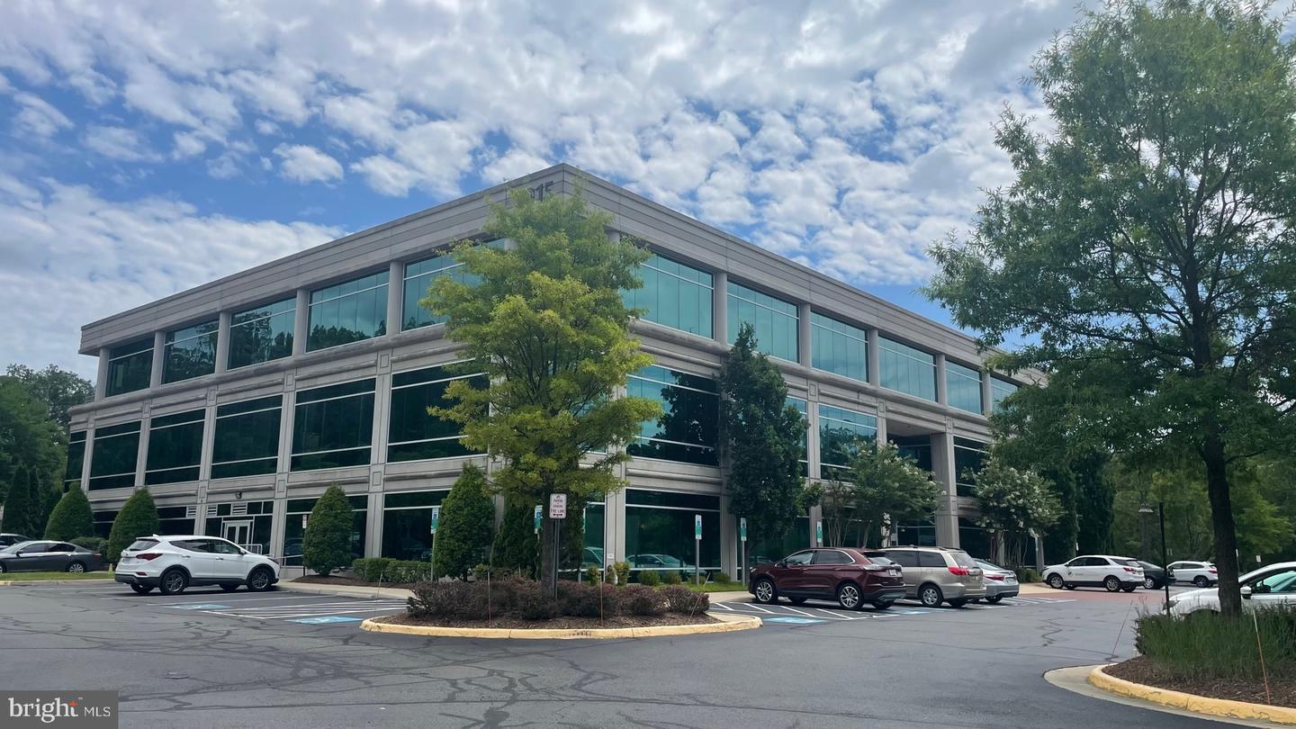 7915 Lake Manassas Dr 103, Gainesville, VA 20155 MLS VAPW2054552