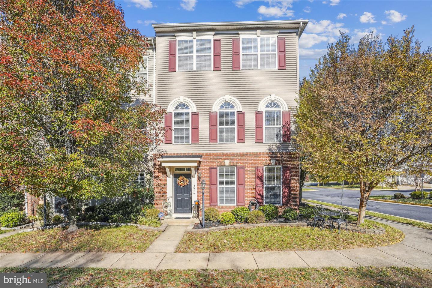 15956 Greymill Manor Dr, Haymarket, VA 20169 MLS VAPW2061340